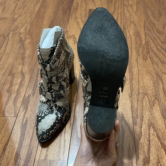 Steve Madden Snake Booties 8.5 - Picture 5 of 6